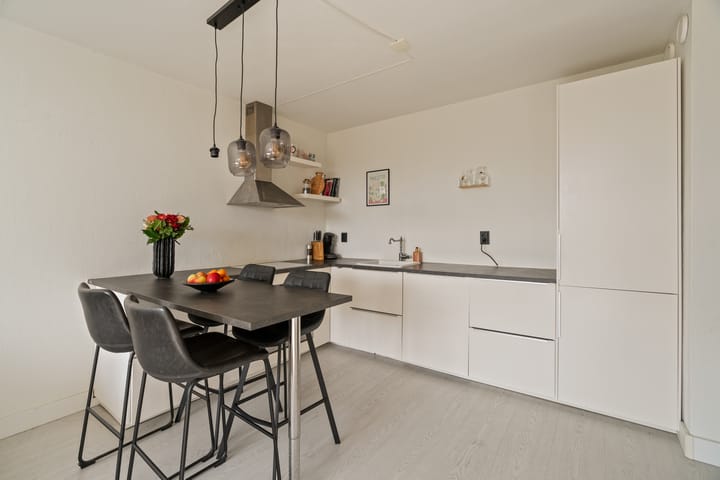 Foto 9 van Henry Moorepassage 26