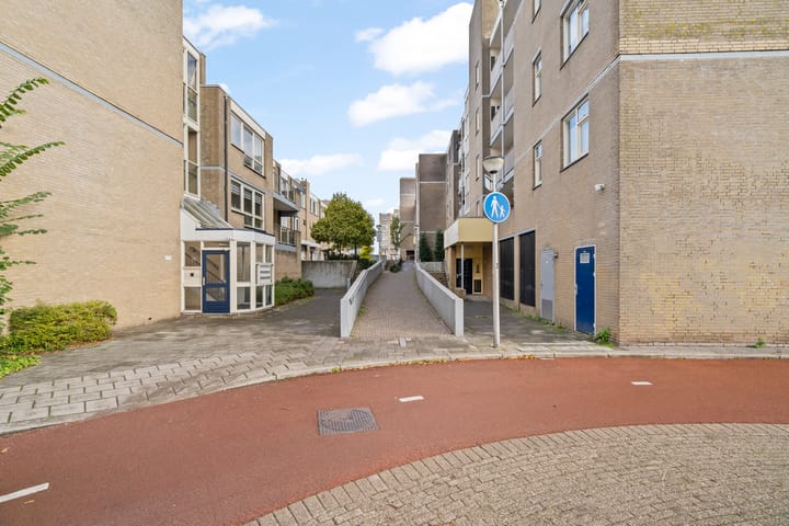 Foto 19 van Henry Moorepassage 26