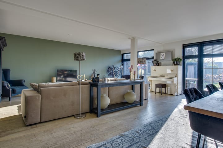 Photo 13 of Lehárstraat 10