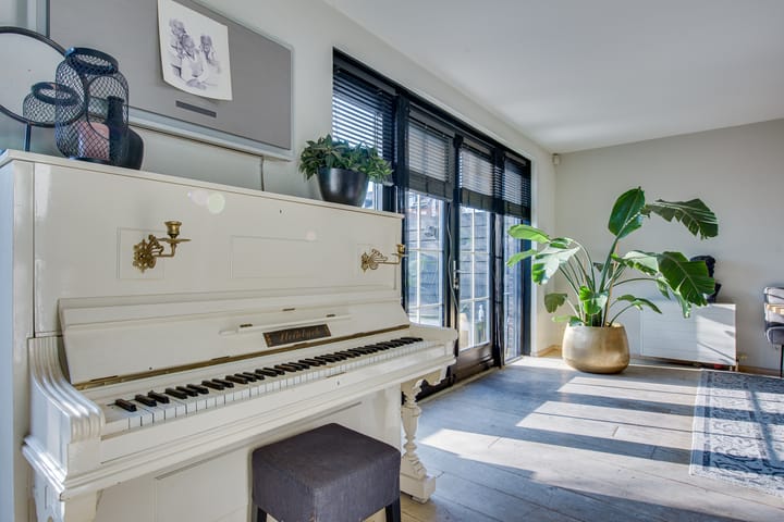 Photo 19 of Lehárstraat 10