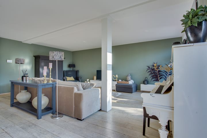 Photo 21 of Lehárstraat 10