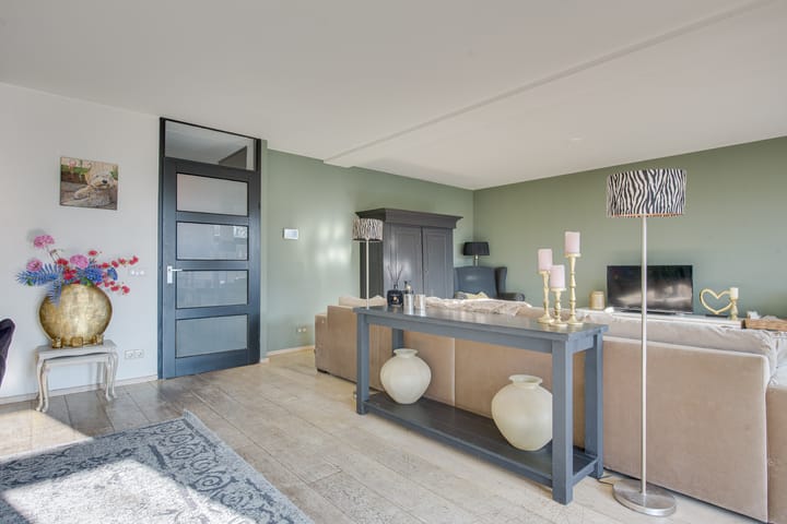 Photo 22 of Lehárstraat 10