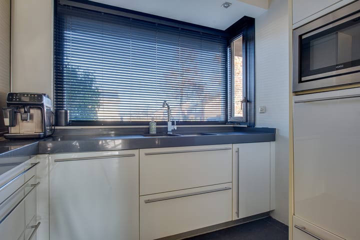 Photo 27 of Lehárstraat 10