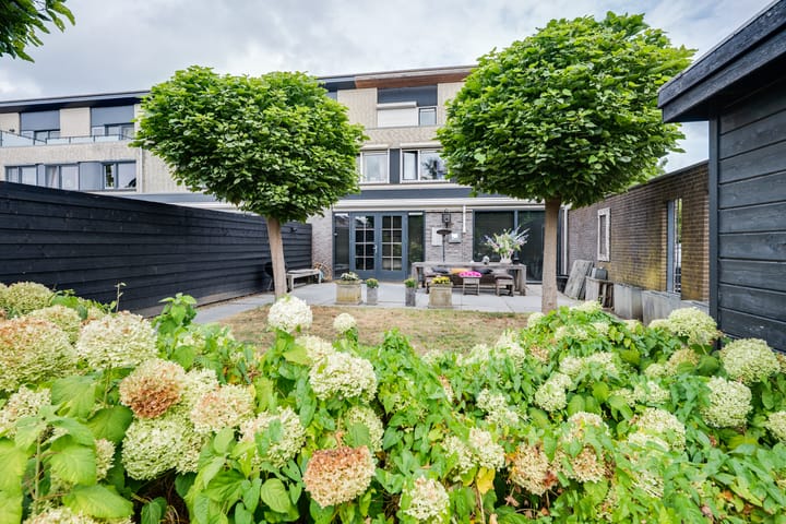 Photo 64 of Lehárstraat 10