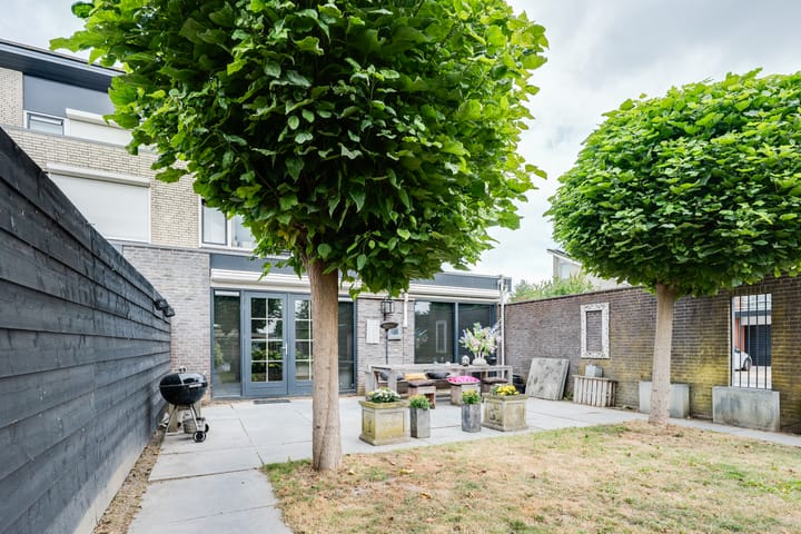 Photo 65 of Lehárstraat 10