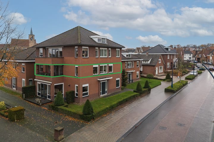 Photo 2 of Denekamperstraat 16-C