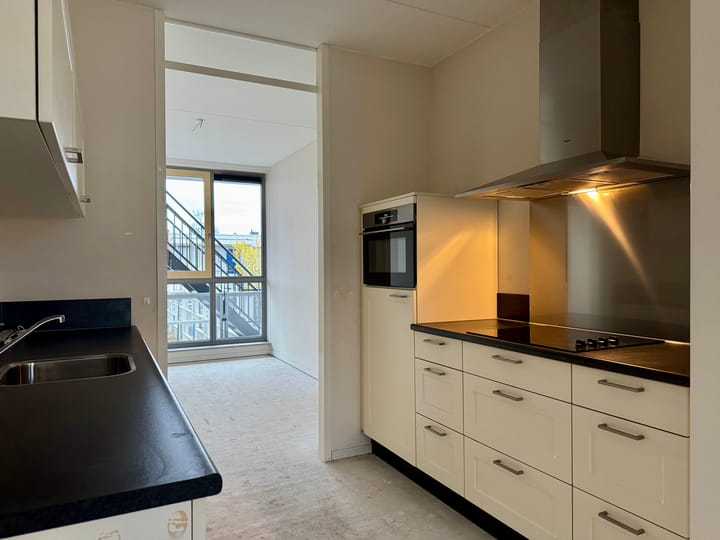 Photo 12 of Raadhuislaan 80-A19