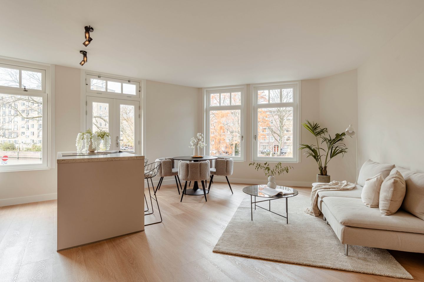 Photo 4 of Elisabeth Wolffstraat 3-1