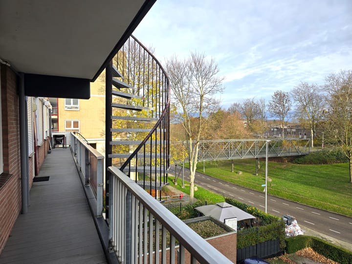 Photo 4 of Zeswegenlaan 303