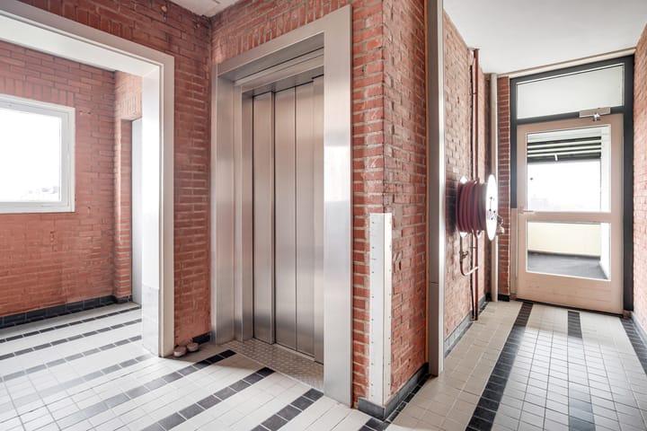 Photo 9 of Gronausestraat 198