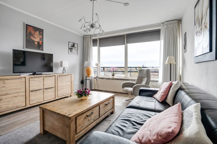 Photo 18 of Gronausestraat 198