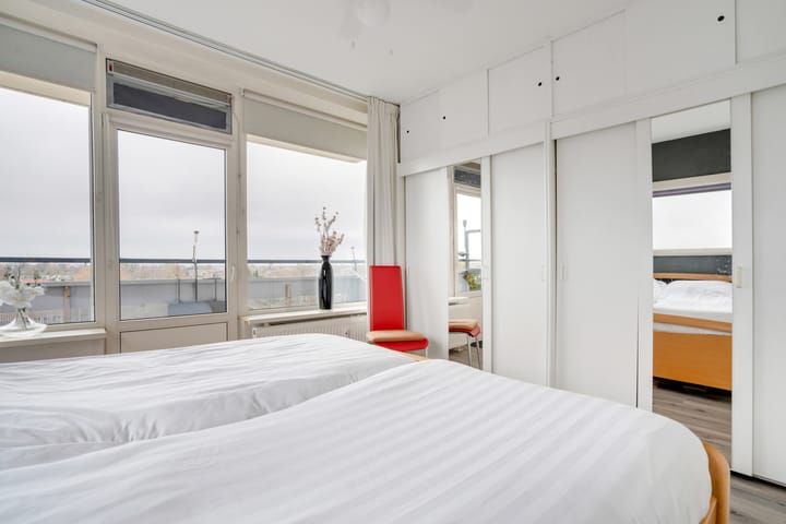 Photo 32 of Gronausestraat 198