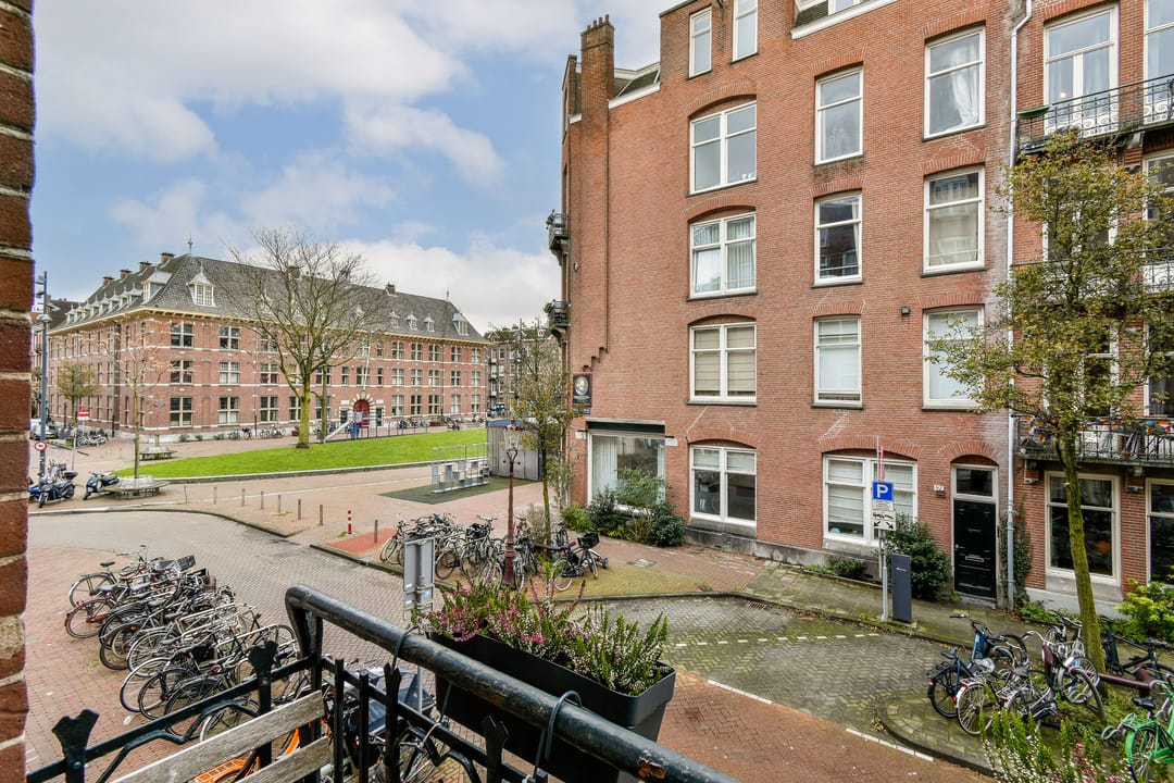 Photo 7 of Brederodestraat 104-1