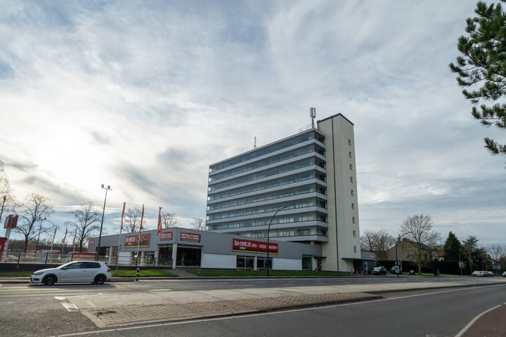 Photo 37 of Gronausestraat 198