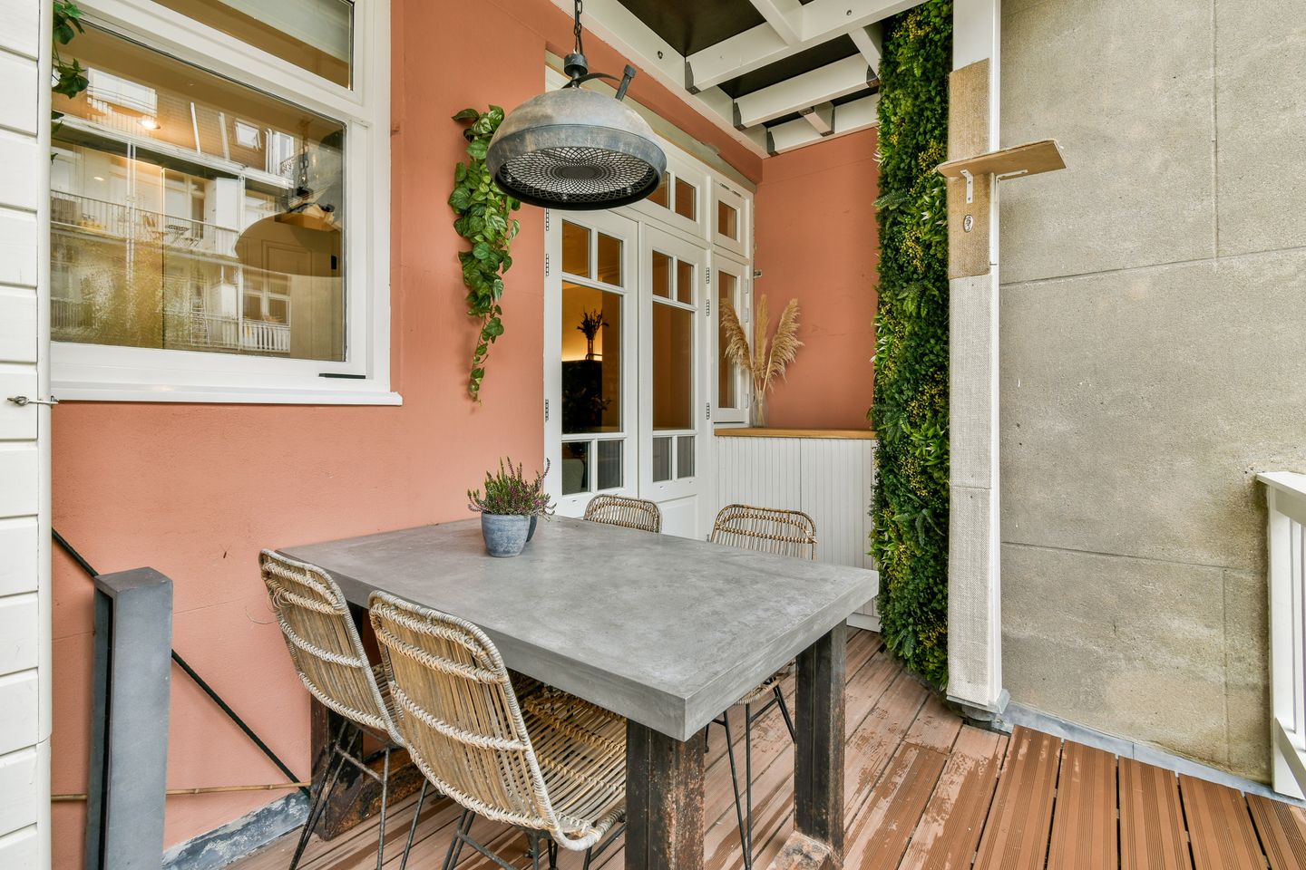 Photo 14 of Brederodestraat 104-1