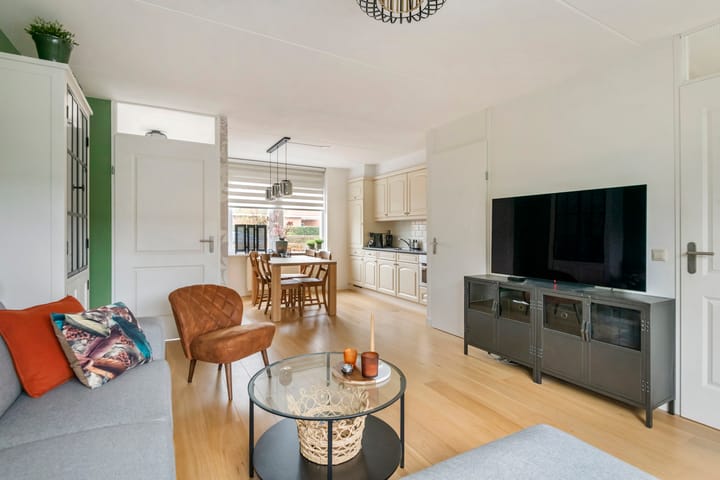 Photo 9 of A.H.H. Tolhuisenstraat 75