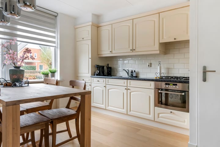 Photo 10 of A.H.H. Tolhuisenstraat 75