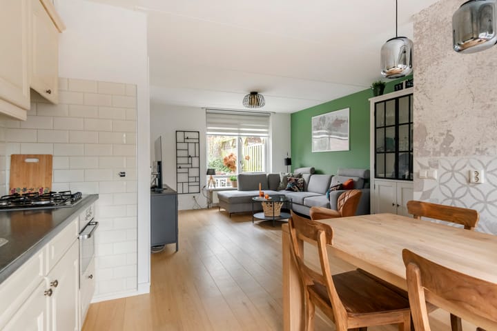 Photo 12 of A.H.H. Tolhuisenstraat 75