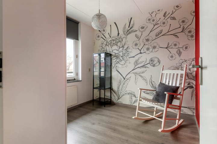 Photo 16 of A.H.H. Tolhuisenstraat 75