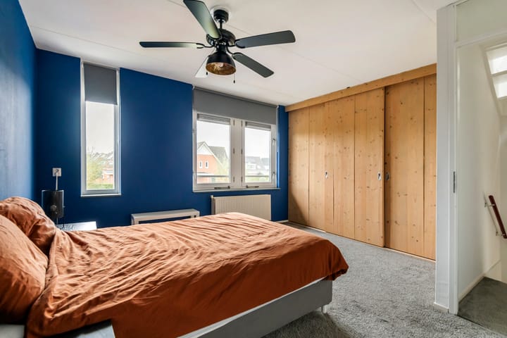 Photo 19 of A.H.H. Tolhuisenstraat 75