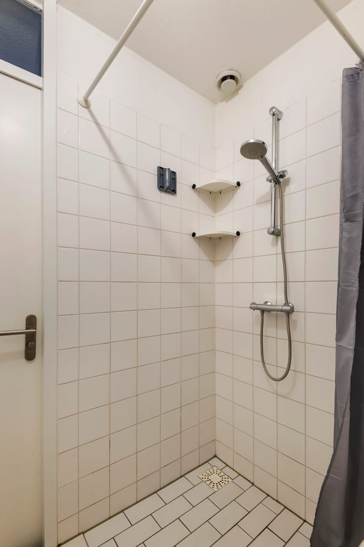 Photo 24 of A.H.H. Tolhuisenstraat 75