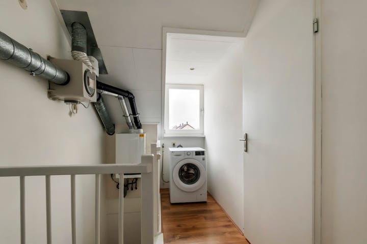 Photo 25 of A.H.H. Tolhuisenstraat 75