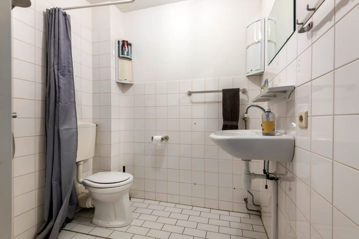 Photo 22 of A.H.H. Tolhuisenstraat 75