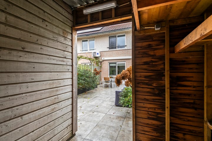 Photo 30 of A.H.H. Tolhuisenstraat 75