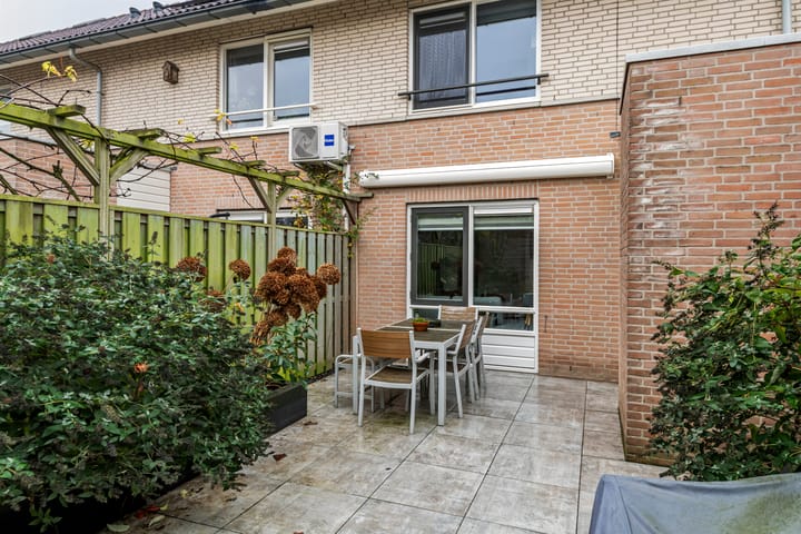 Photo 31 of A.H.H. Tolhuisenstraat 75