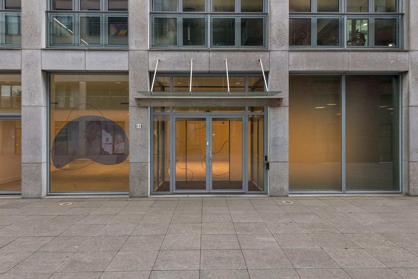 Bekijk foto 2 van Purperhoedenveem 11