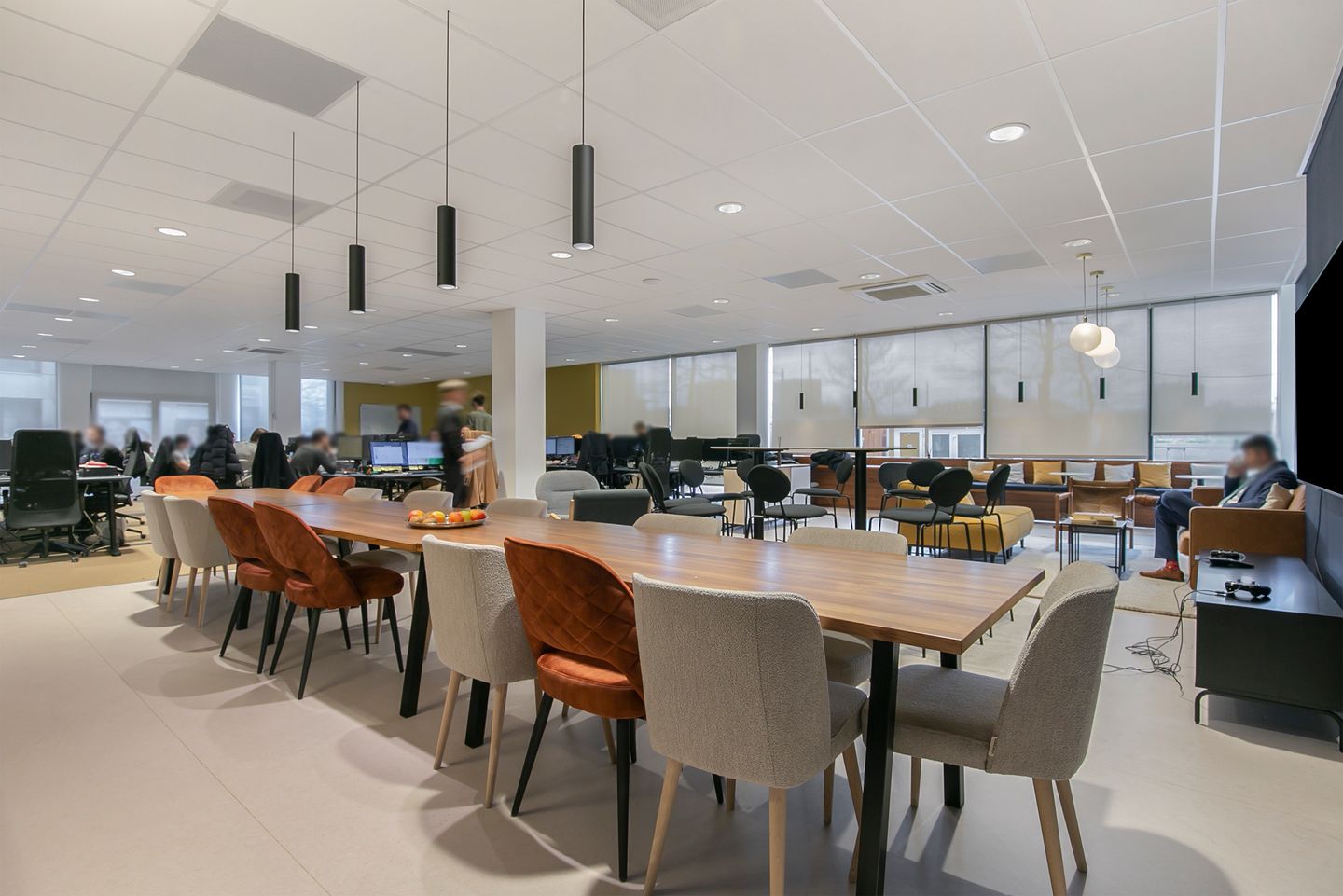 Bekijk foto 3 van Purperhoedenveem 11