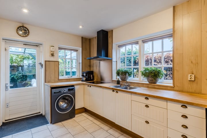 Photo 14 of Iepenstraat 12