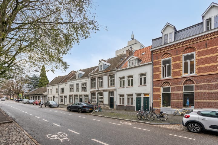 Photo 21 of Tongersestraat 82