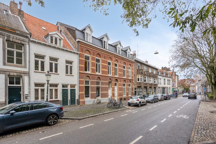 Photo 22 of Tongersestraat 82