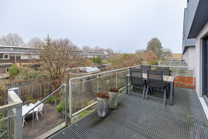 Foto 27 van James Stewartstraat 65