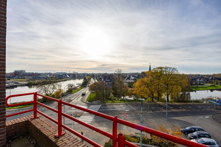 Foto 27 van Burgemeester Buiskoolplein 28