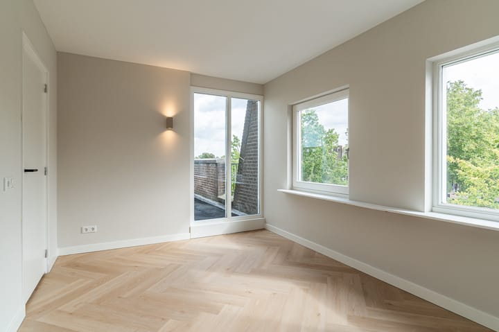 Photo 19 of Moleneindplein 56-A