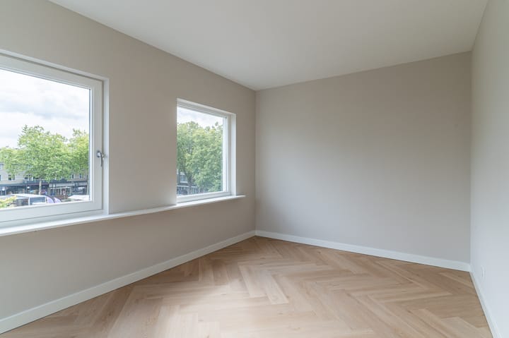 Photo 21 of Moleneindplein 56-A