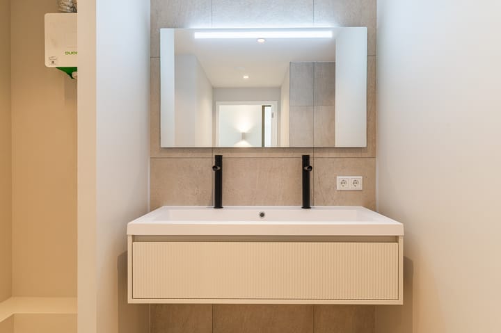 Photo 24 of Moleneindplein 56-A