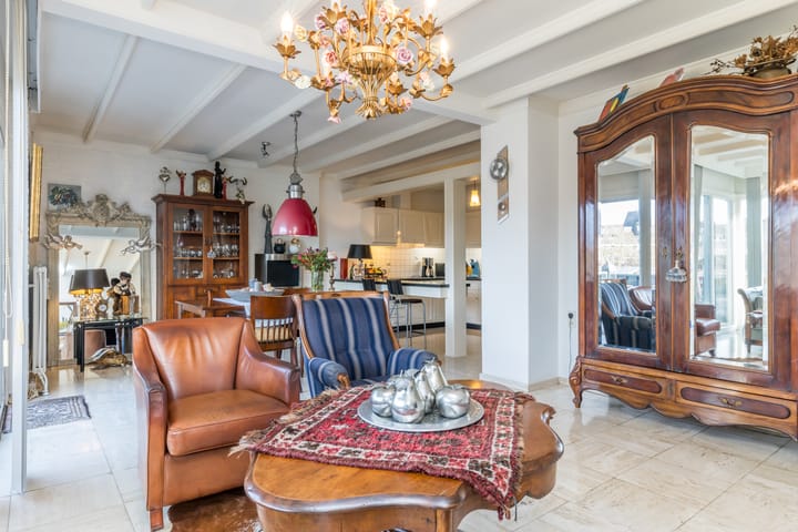 Foto 9 van Parallelweg 69