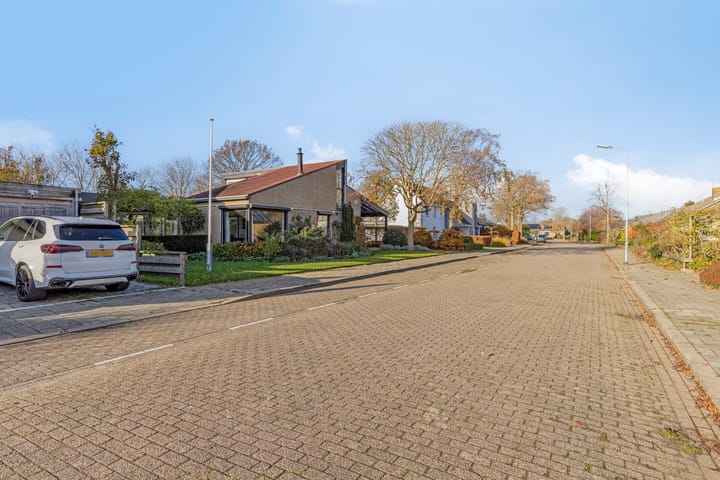 Photo 36 of Bizetlaan 13