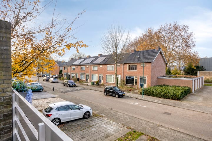 Foto 15 van Leliestraat 130