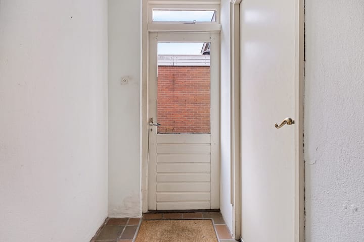 Photo 15 of Spoelsterstraat 32