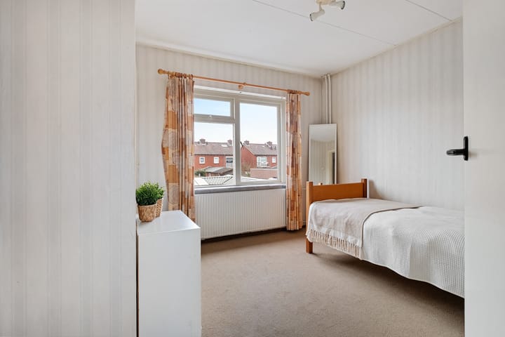 Photo 19 of Spoelsterstraat 32