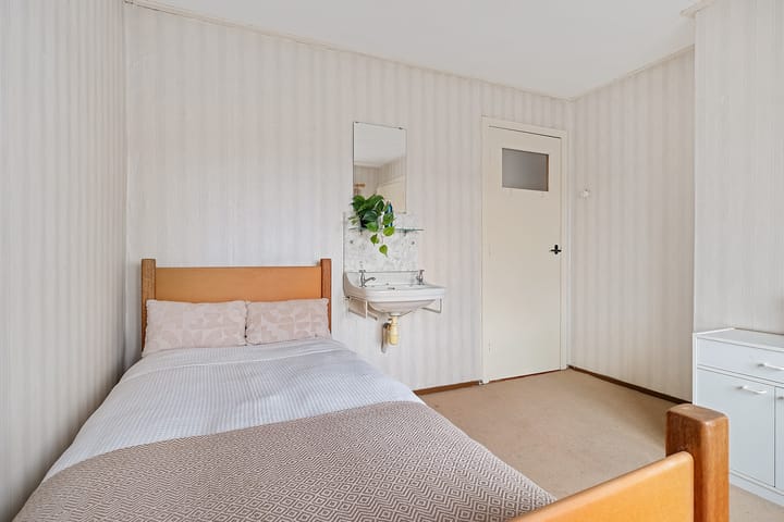 Photo 20 of Spoelsterstraat 32