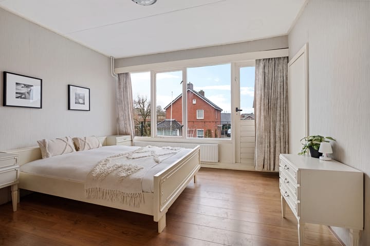 Photo 22 of Spoelsterstraat 32