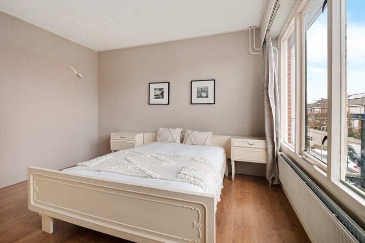 Photo 24 of Spoelsterstraat 32