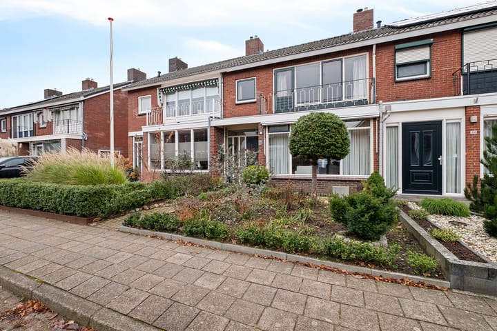 Photo 36 of Spoelsterstraat 32