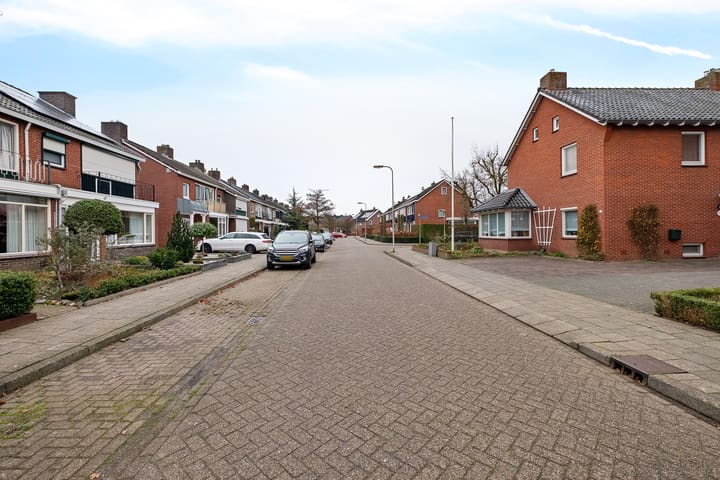 Photo 38 of Spoelsterstraat 32