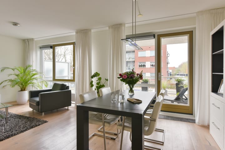 Photo 9 of Sint Laurentiusstraat 6